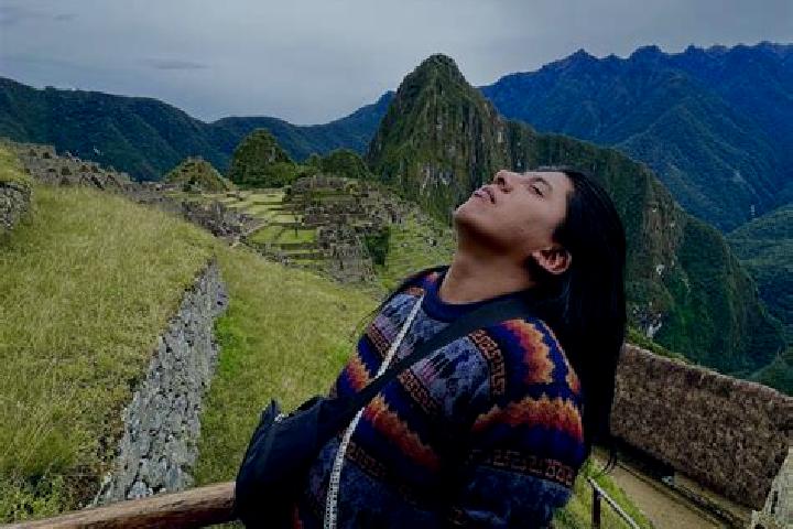 Escorts Puearto Pailas, Bolivia — Local Companions