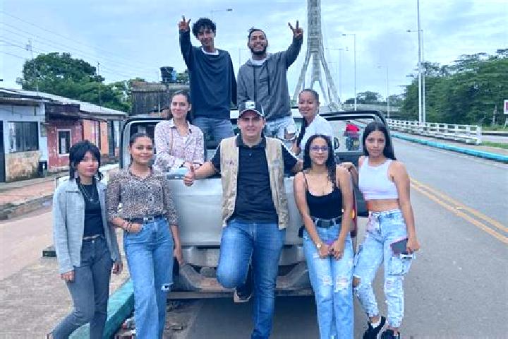 Escorts Puerto Lleras, Colombia — Local Companions