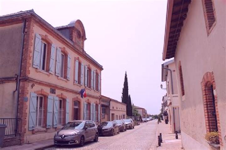 Escorts Pujaudran, France — Local Companions