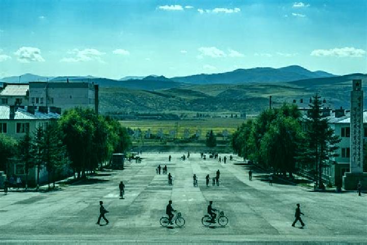 Escorts Pukchil-lodongjagu, North Korea — Local Companions