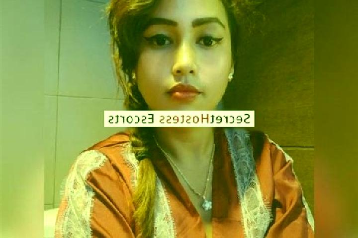 Escorts Putatbasiun, Indonesia — Local Companions