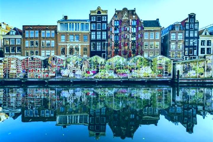 Escorts Puth, Netherlands — Local Companions