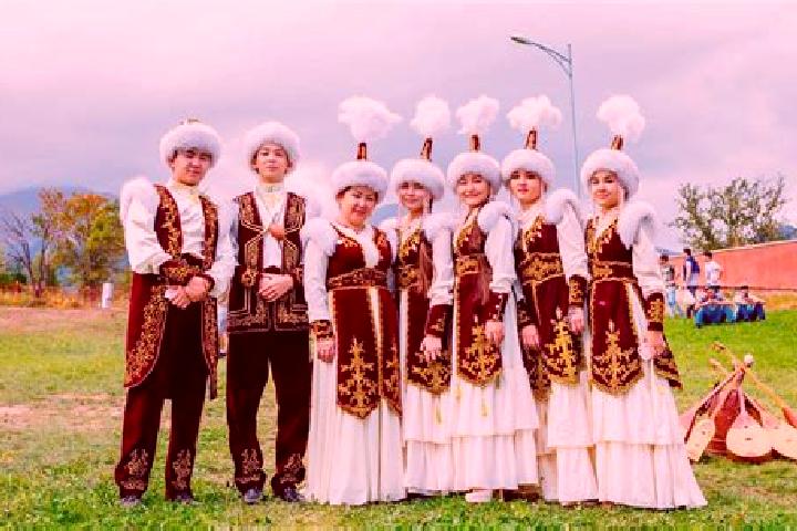 Escorts Qarazhal, Kazakhstan — Local Companions