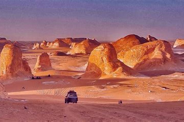 Escorts Qasr al Farafirah, Egypt — Local Companions