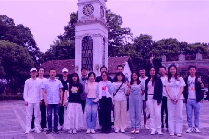 Escorts Qingtong, China — Local Companions