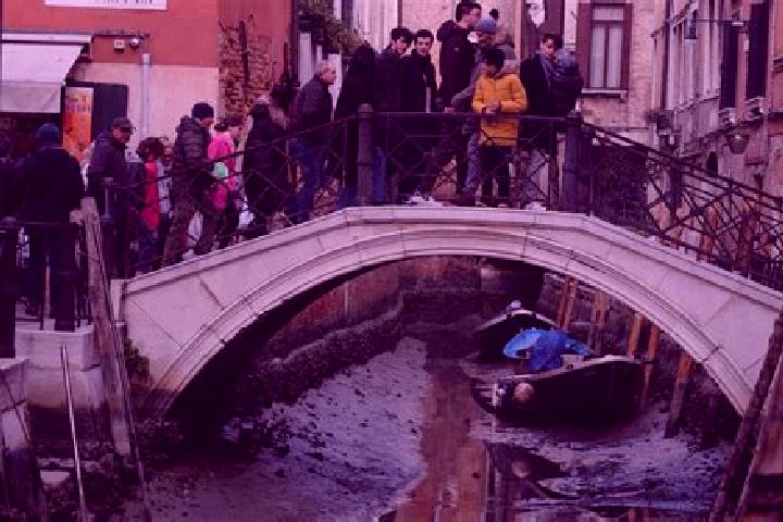 Escorts Quaderni, Italy — Local Companions