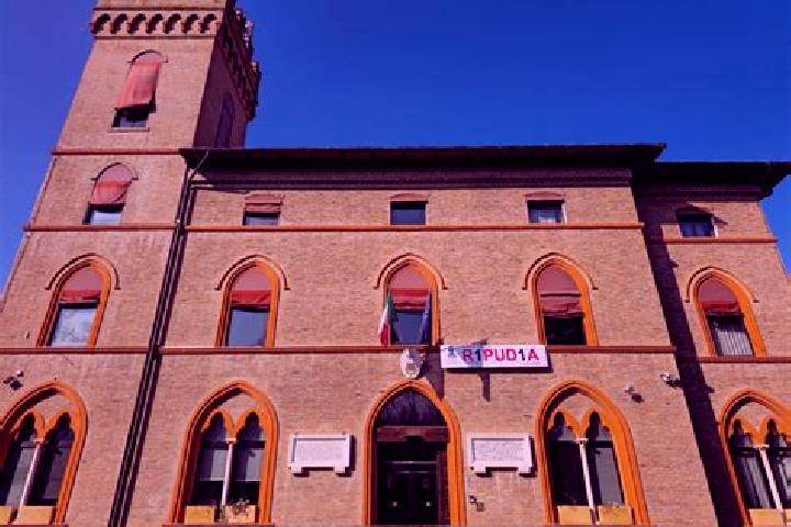 Escorts Quarantoli, Italy — Local Companions