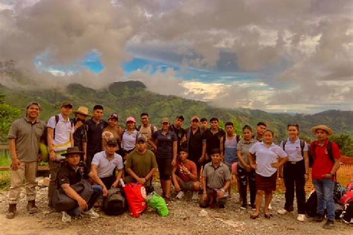 Escorts Quebrada de Piedra, Panama — Local Companions