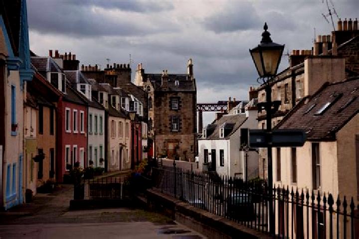 Escorts Queensferry, United Kingdom — Local Companions