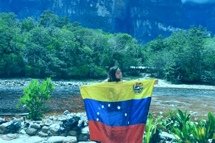 Escorts Queniquea, Venezuela — Local Companions