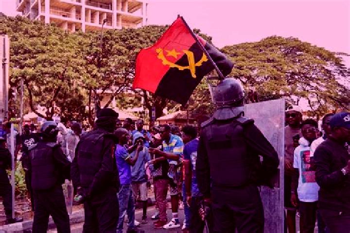 Escorts Quiangombe, Angola — Local Companions