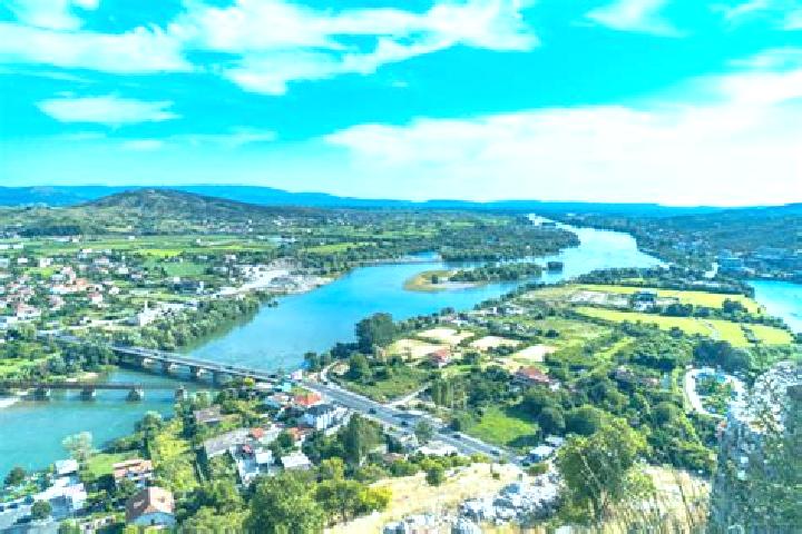 Escorts Qukes-Shkumbin, Albania — Local Companions