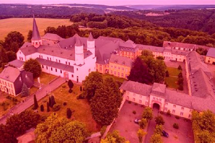 Escorts Raben Steinfeld, Germany — Local Companions