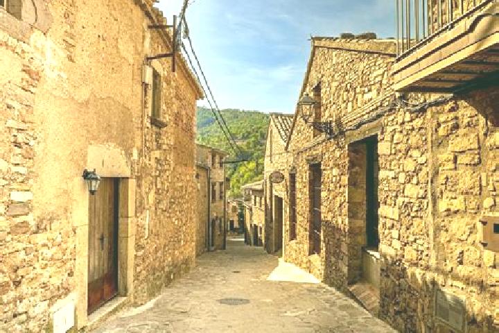 Escorts Rajadell, Spain — Local Companions
