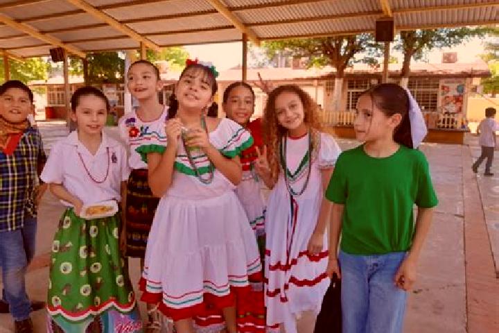 Escorts Ranchito de Zavala, Mexico — Local Companions