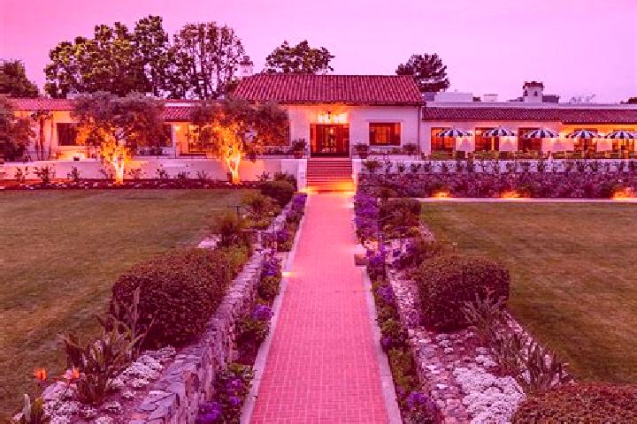 Escorts Rancho San Diego, United States — Local Companions
