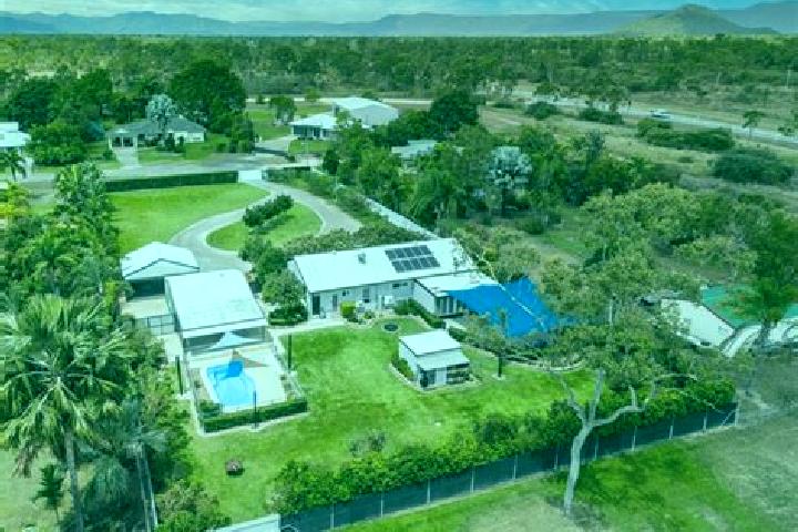 Escorts Rangewood, Australia — Local Companions