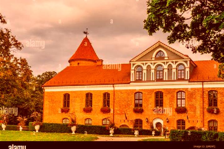 Escorts Raudondvaris, Lithuania — Local Companions