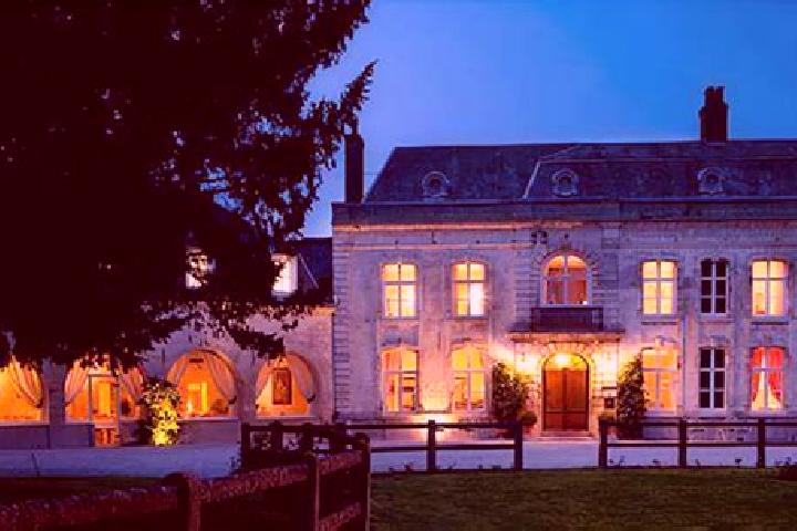 Escorts Recques-sur-Hem, France — Local Companions