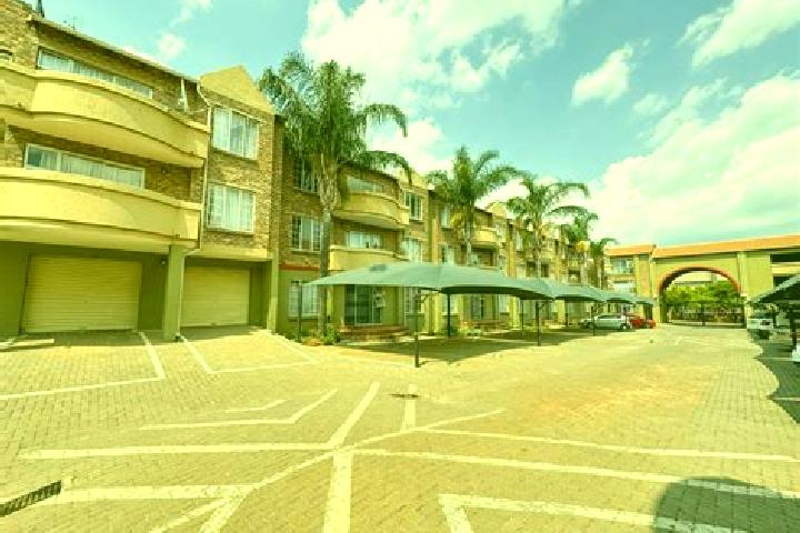 Escorts Reddersburg, South Africa — Local Companions