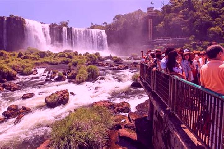 Escorts Reserva do Iguacu, Brazil — Local Companions