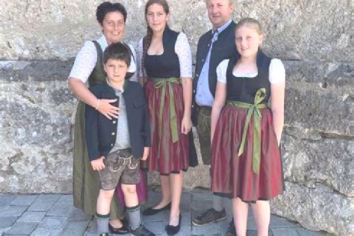 Escorts Rettenstein, Austria — Local Companions