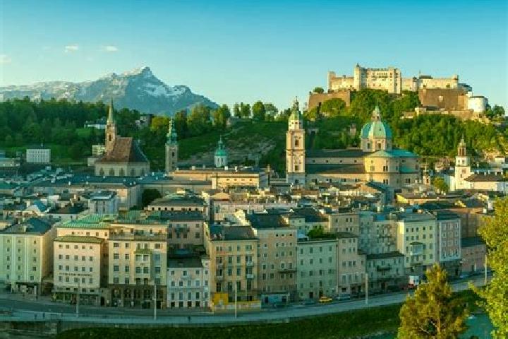 Escorts Reuthe, Austria — Local Companions