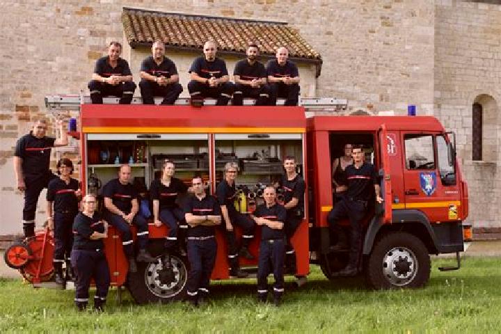 Escorts Richardmenil, France — Local Companions