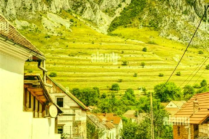Escorts Rimetea, Romania — Local Companions
