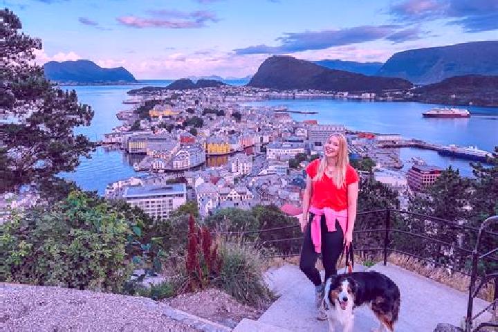 Escorts Roa, Norway — Local Companions