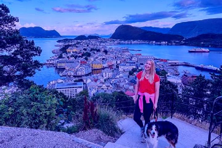 Escorts Roald, Norway — Local Companions