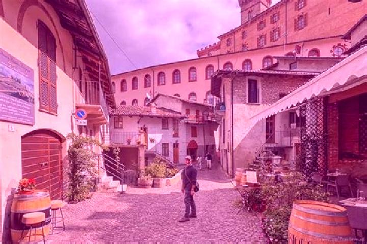 Escorts Roapiana, Italy — Local Companions