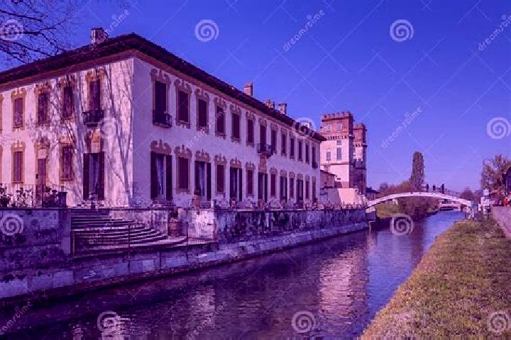 Escorts Robecco sul Naviglio, Italy — Local Companions