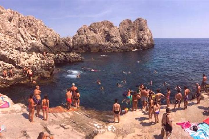 Escorts Rocca di Capri Leone, Italy — Local Companions