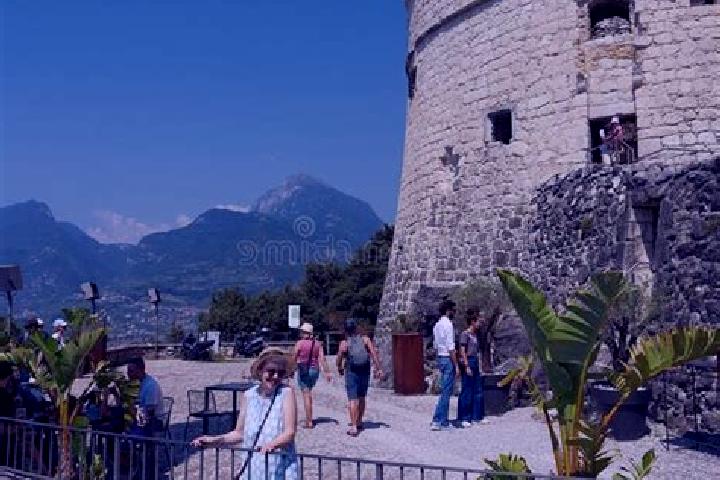 Escorts Rocchetta, Italy — Local Companions