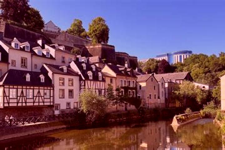 Escorts Roeser, Luxembourg — Local Companions