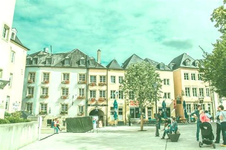 Escorts Rollingergrund-Belair-Nord, Luxembourg — Local Companions