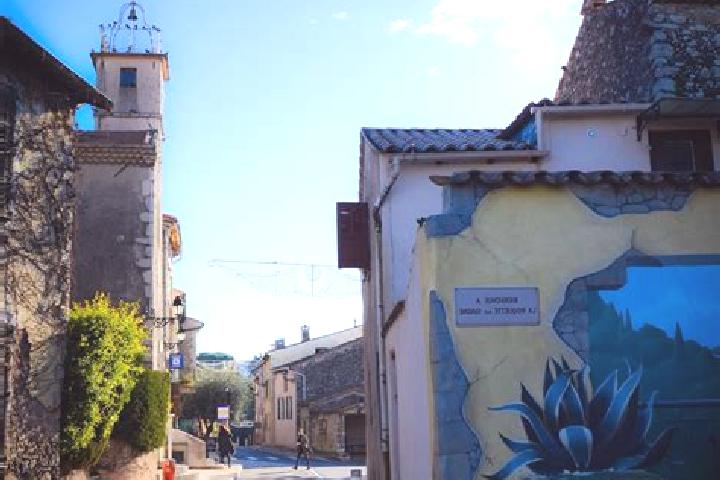 Escorts Roquette, France — Local Companions