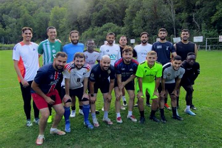 Escorts Rosselange, France — Local Companions