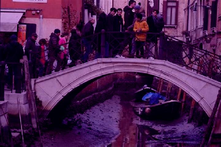 Escorts Roteglia, Italy — Local Companions