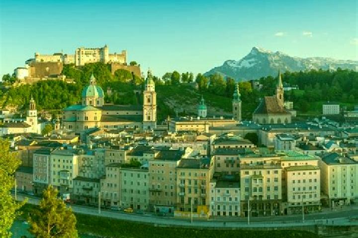 Escorts Rotheau, Austria — Local Companions