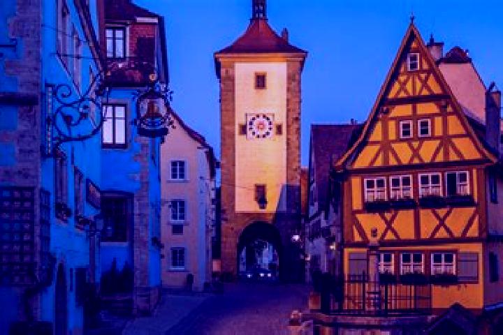 Escorts Rottenburg an der Laaber, Germany — Local Companions