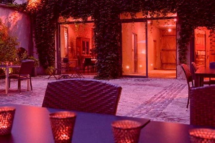 Escorts Rouvres-en-Woevre, France — Local Companions