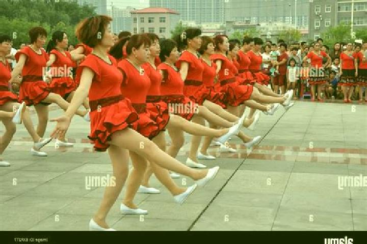 Escorts Runan, China — Local Companions