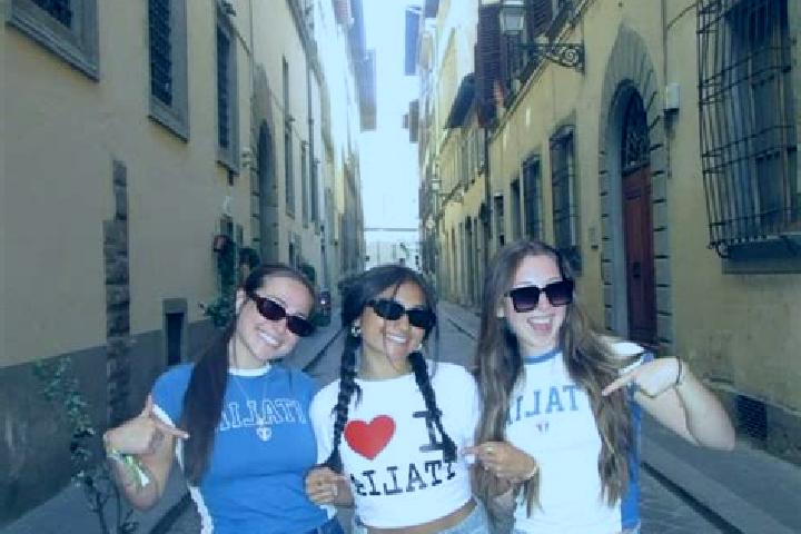 Escorts Ruoti, Italy — Local Companions