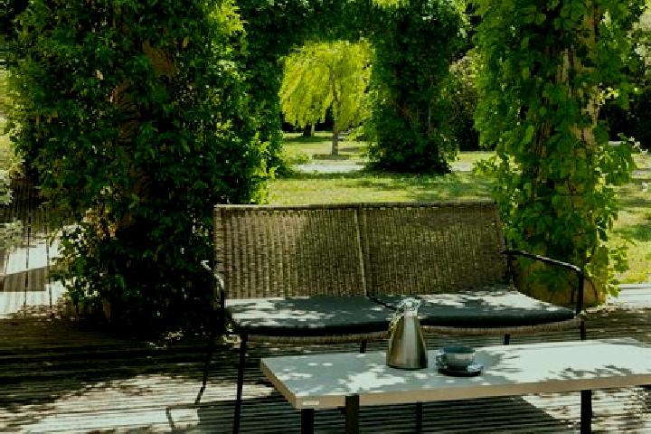 Escorts Sabran, France — Local Companions