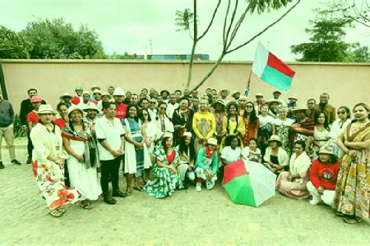 Escorts Sadabe, Madagascar — Local Companions