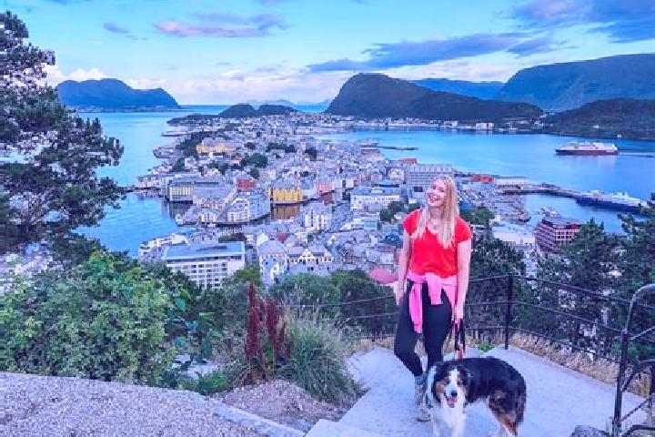 Escorts Saebovik, Norway — Local Companions