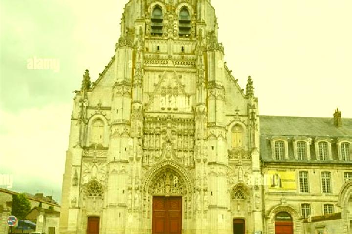 Escorts Saint-Riquier-es-Plains, France — Local Companions