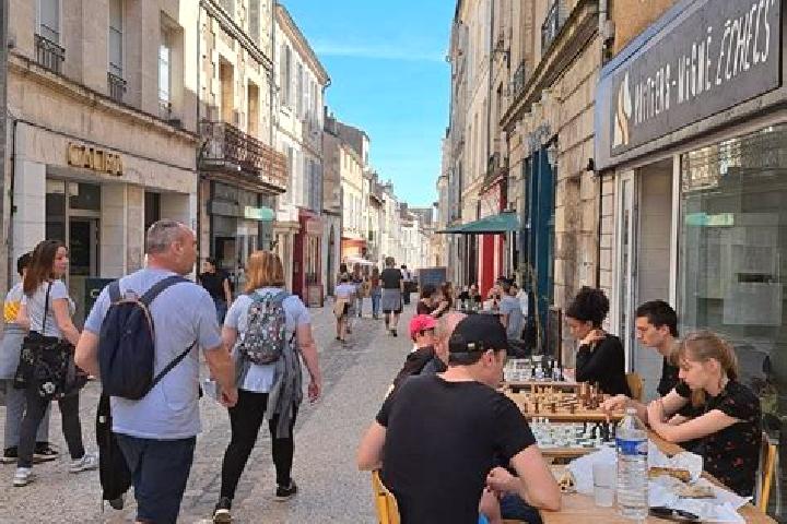 Escorts Saint-Sauvant, France — Local Companions